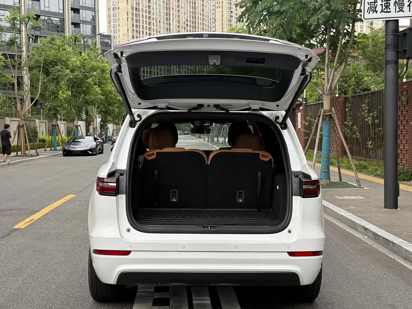 Li Auto ONE 2020 Extended Range 6-Seater — миниатюра 6