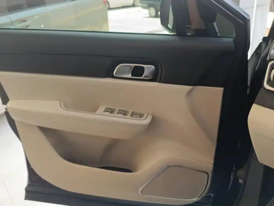 Li Auto ONE 2021 Extended Range 6-Seater — миниатюра 7