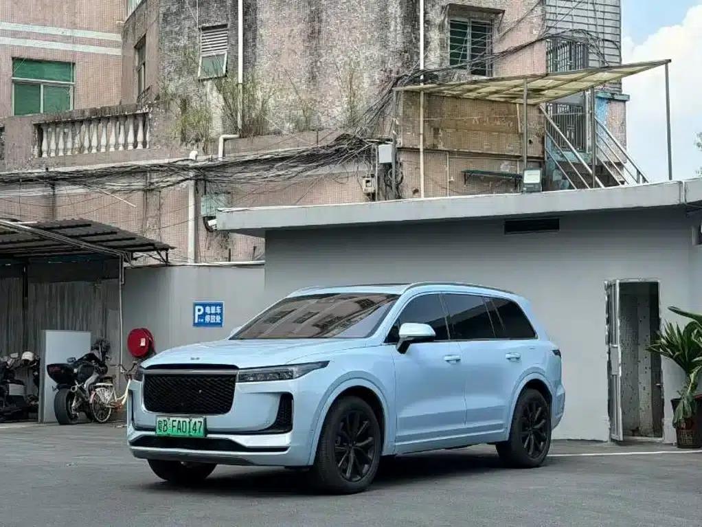 Li Auto ONE 2020 Extended Range 6-Seater — миниатюра 1