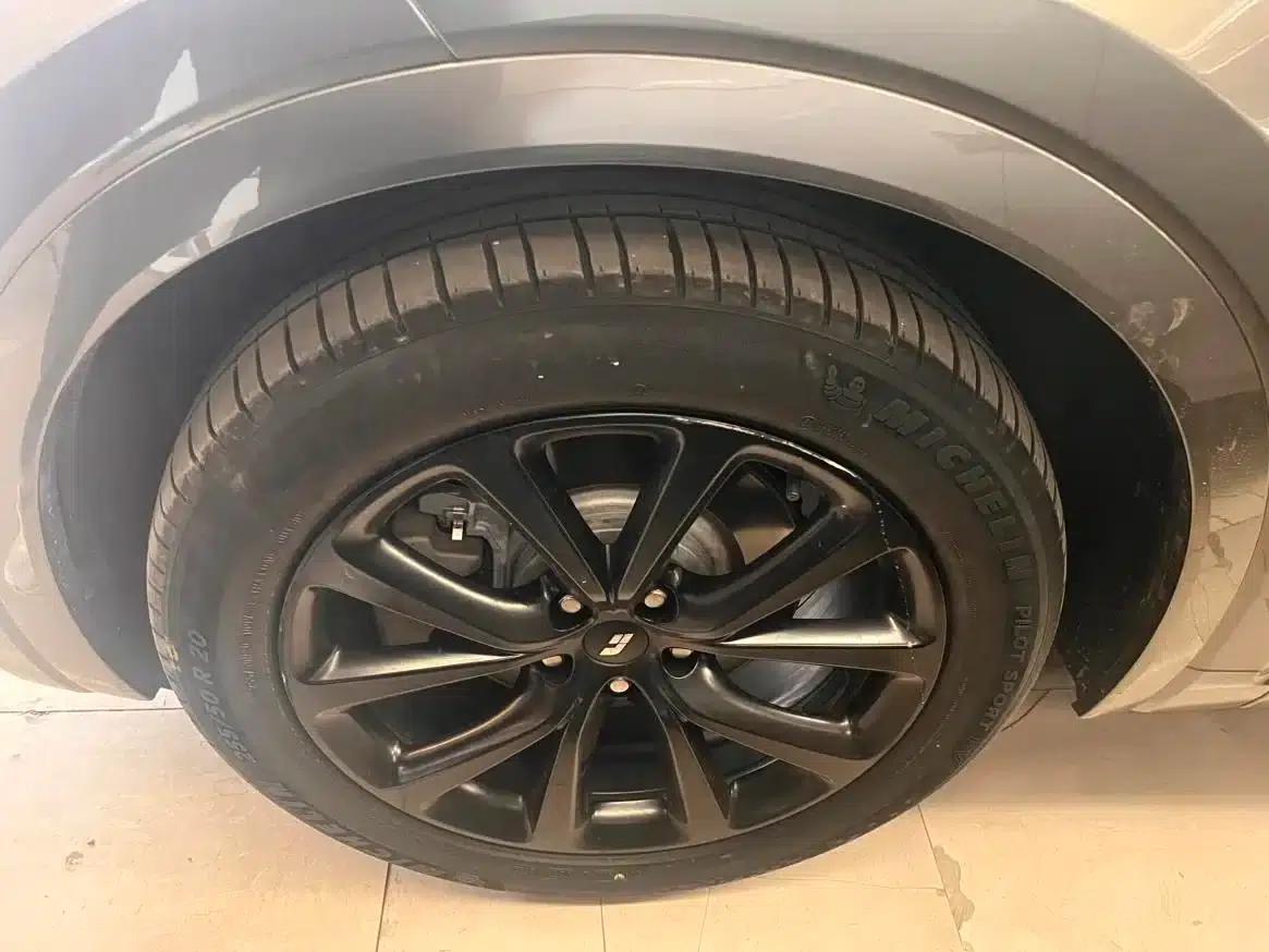 Li Auto ONE 2021 Extended Range 6-Seater — миниатюра 5