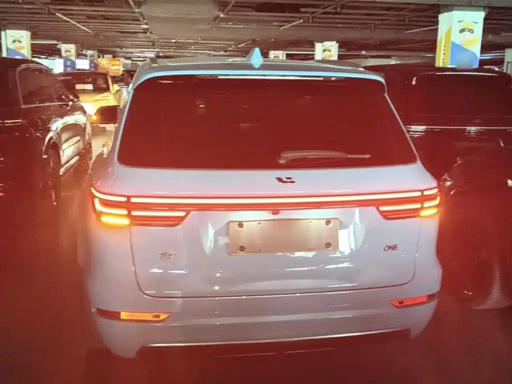 Li Auto ONE 2021 Extended Range 6-Seater — миниатюра 6