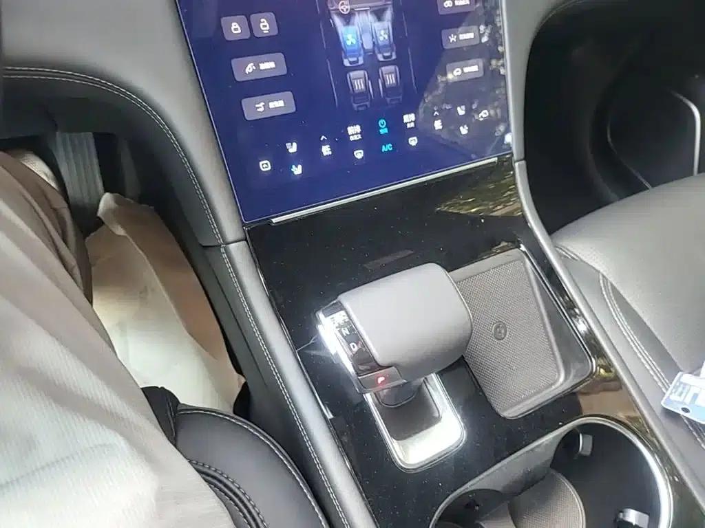 Li Auto ONE 2020 Extended Range 6-Seater — миниатюра 14