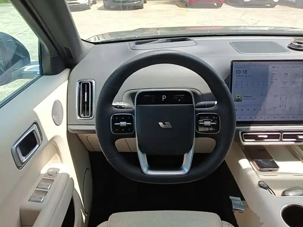 Li Auto L9 2022 Max — миниатюра 11