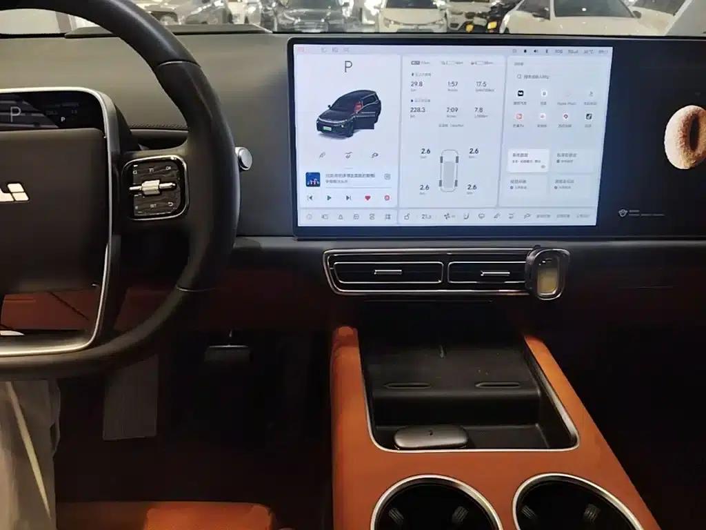 Li Auto L9 2022 Max — миниатюра 10