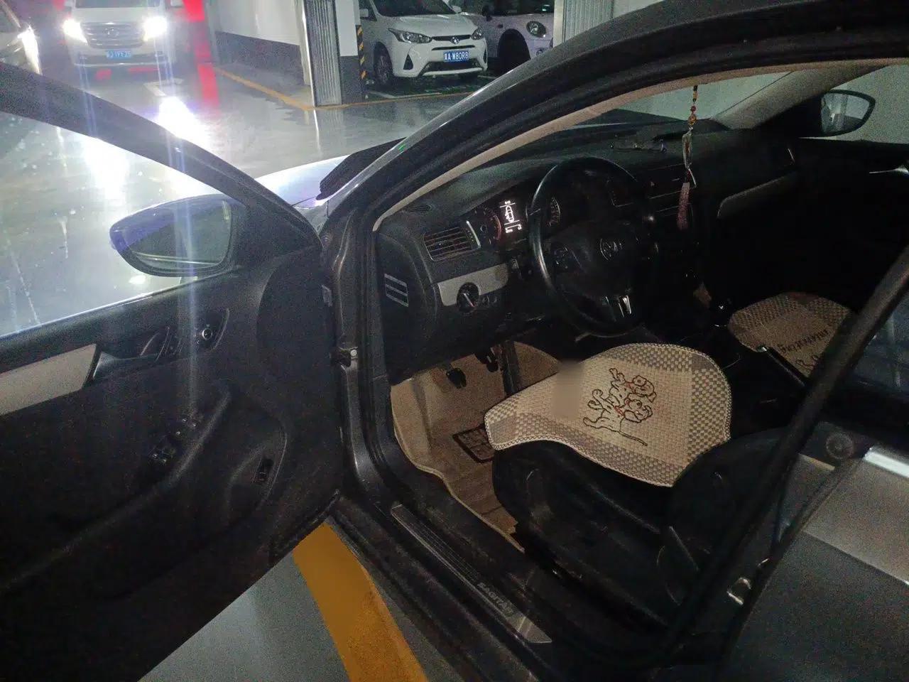 Volkswagen Sagitar 2014 1.4TSI Manual Luxury Model — миниатюра 16