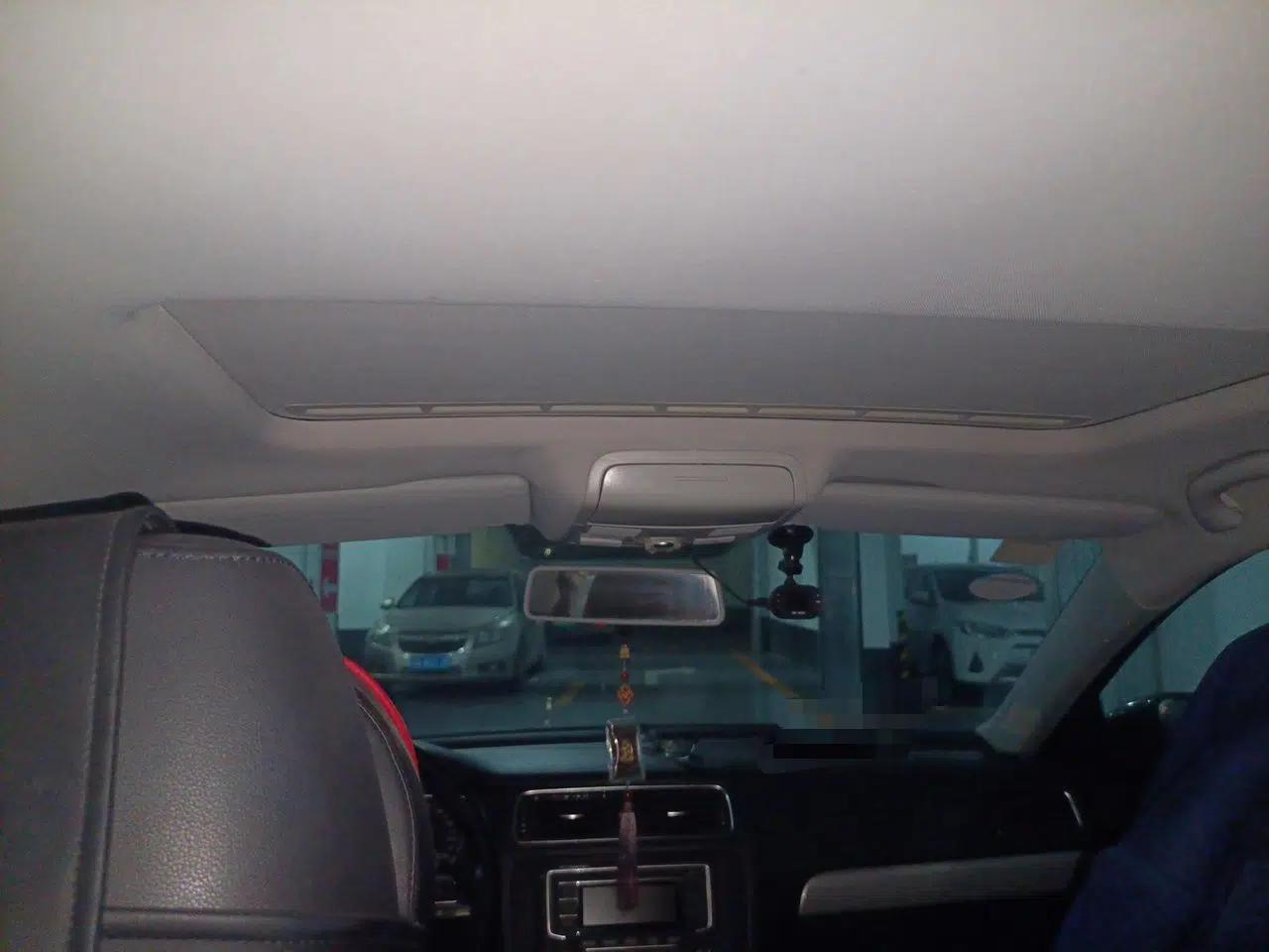Volkswagen Sagitar 2014 1.4TSI Manual Luxury Model — миниатюра 18