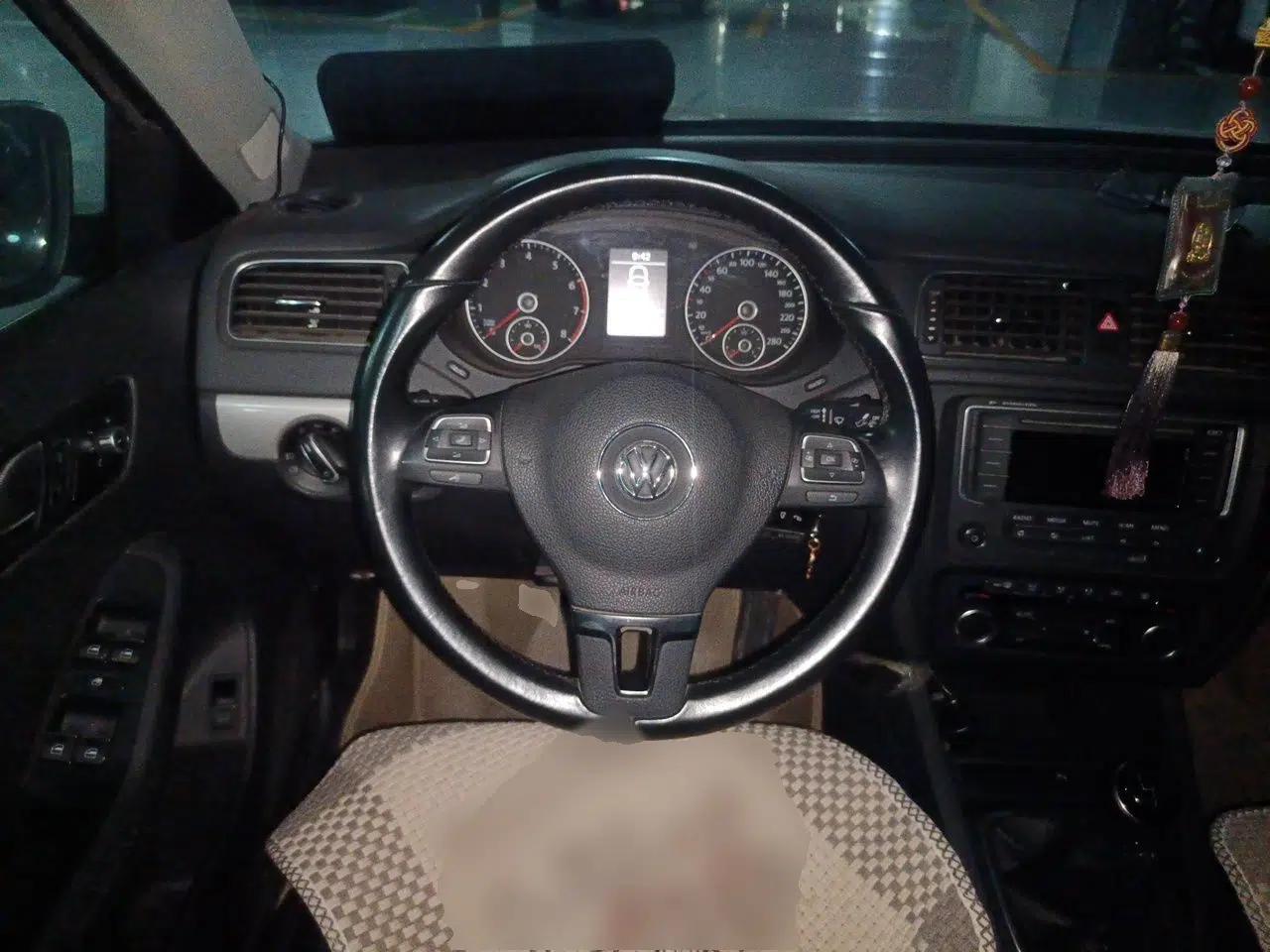 Volkswagen Sagitar 2014 1.4TSI Manual Luxury Model — миниатюра 10