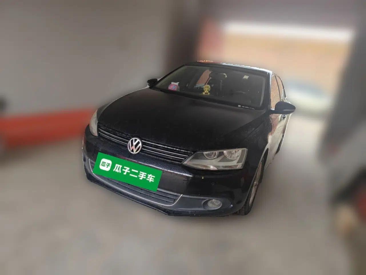 Volkswagen Sagitar 2012 1.4TSI Manual Luxury Model — миниатюра 1