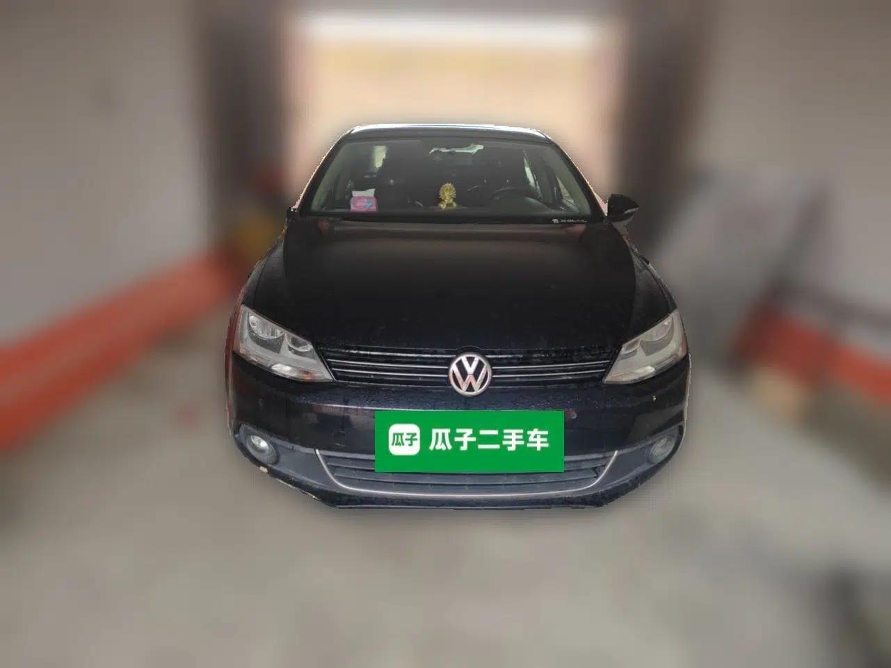 Volkswagen Sagitar 2012 1.4TSI Manual Luxury Model — миниатюра 2