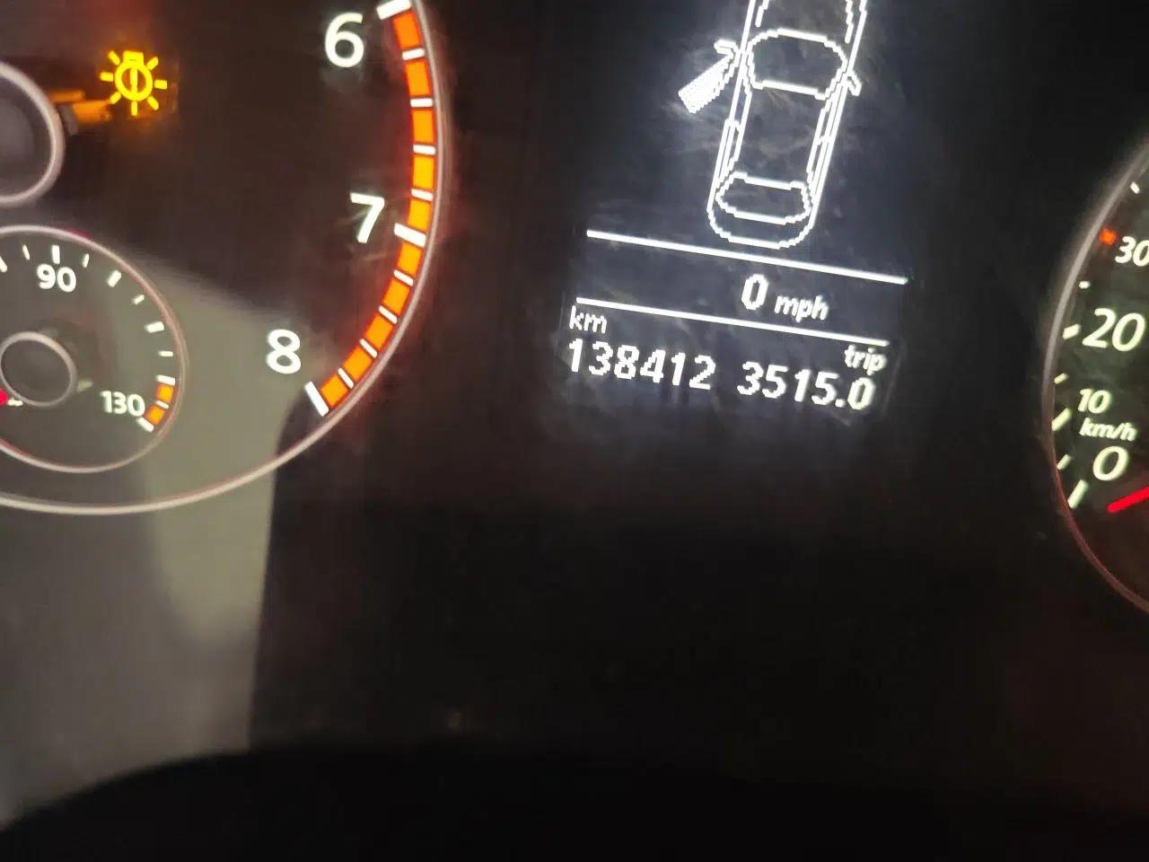 Volkswagen Sagitar 2012 1.4TSI Manual Luxury Model — миниатюра 12