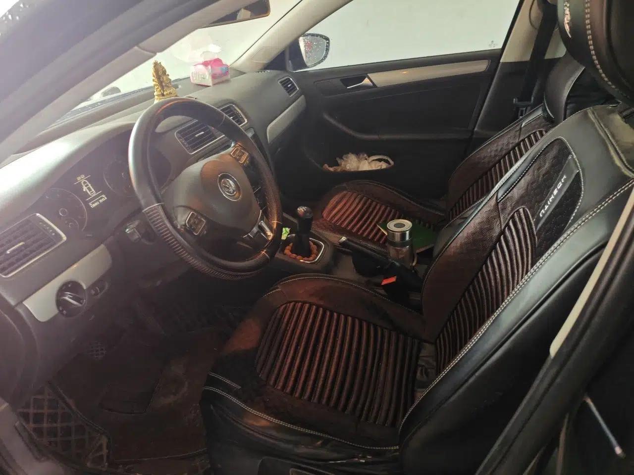 Volkswagen Sagitar 2012 1.4TSI Manual Luxury Model — миниатюра 15