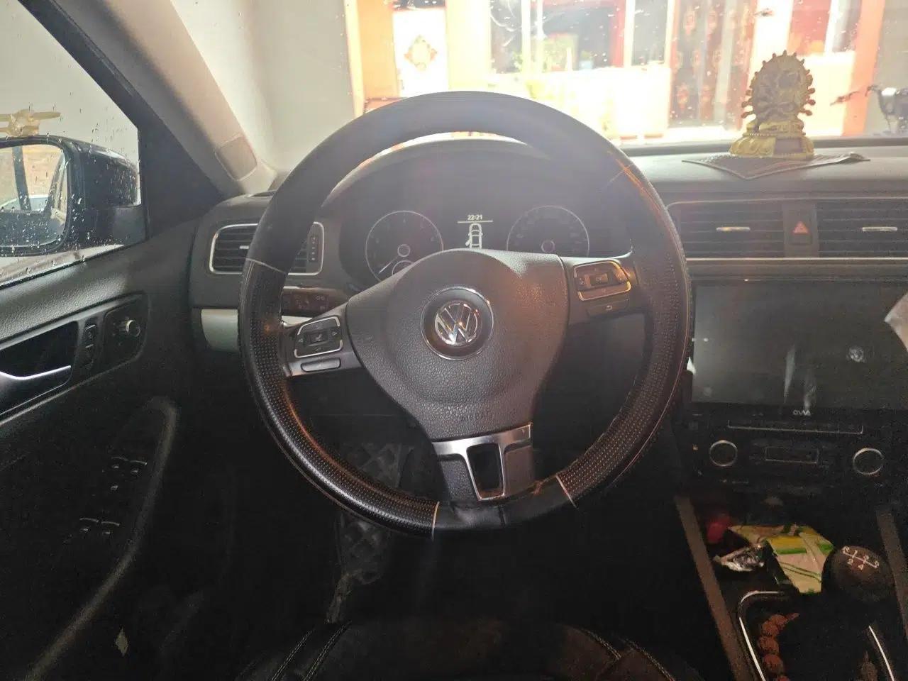 Volkswagen Sagitar 2012 1.4TSI Manual Luxury Model — миниатюра 10
