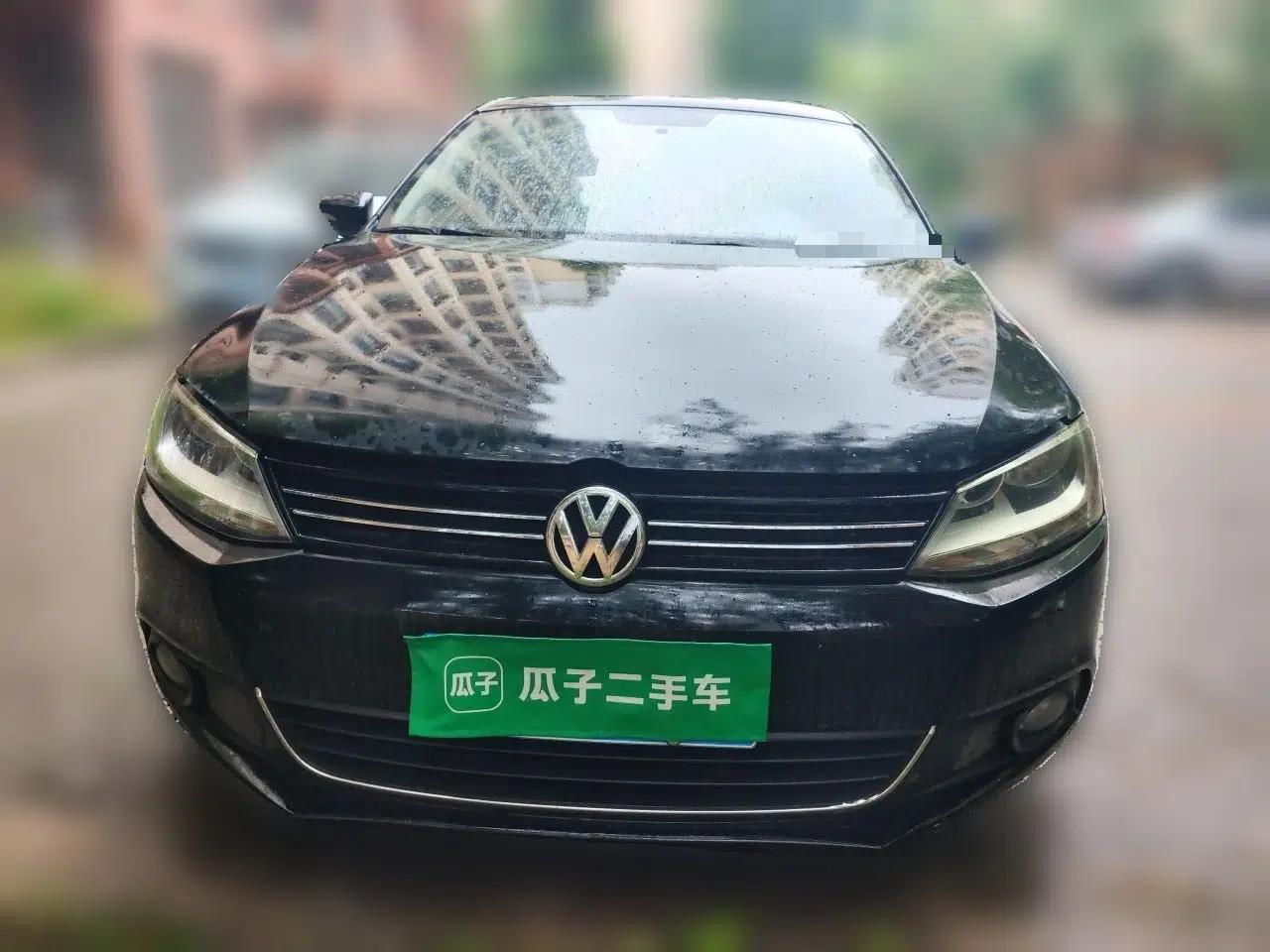 Volkswagen Sagitar 2012 1.6L Automatic Comfort Edition — миниатюра 2