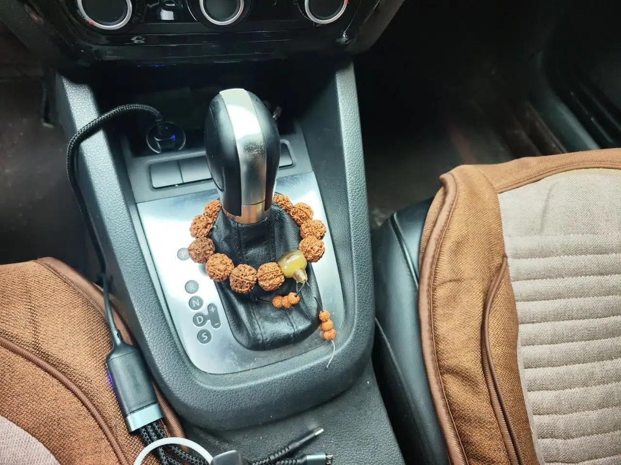 Volkswagen Sagitar 2012 1.6L Automatic Comfort Edition — миниатюра 14