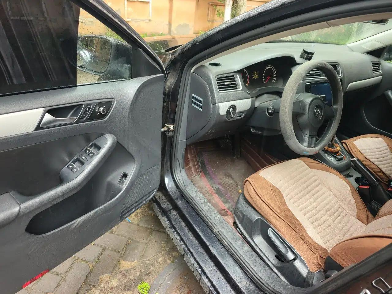 Volkswagen Sagitar 2012 1.6L Automatic Comfort Edition — миниатюра 16