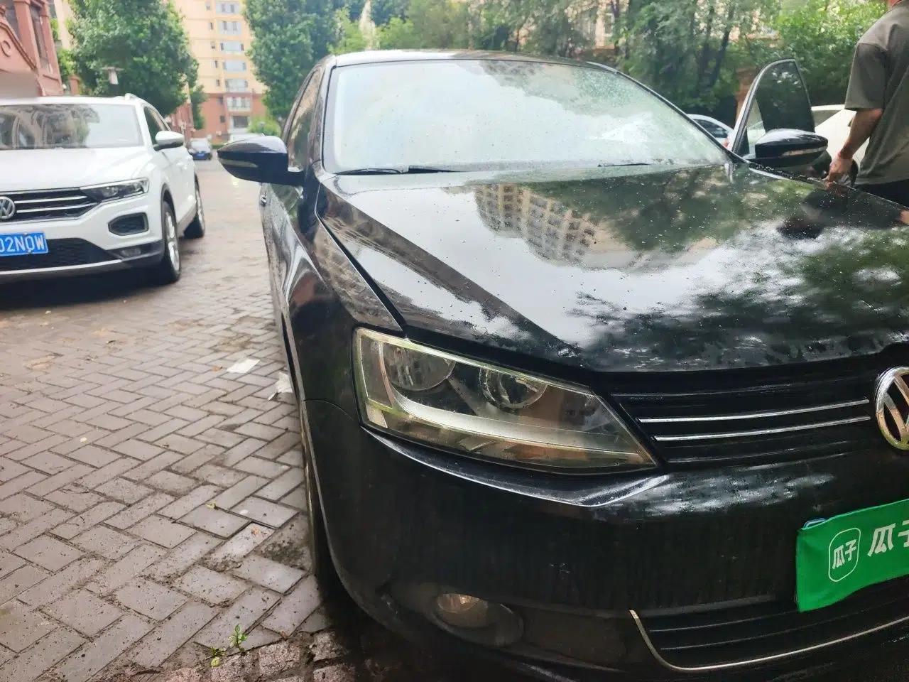 Volkswagen Sagitar 2012 1.6L Automatic Comfort Edition — миниатюра 7
