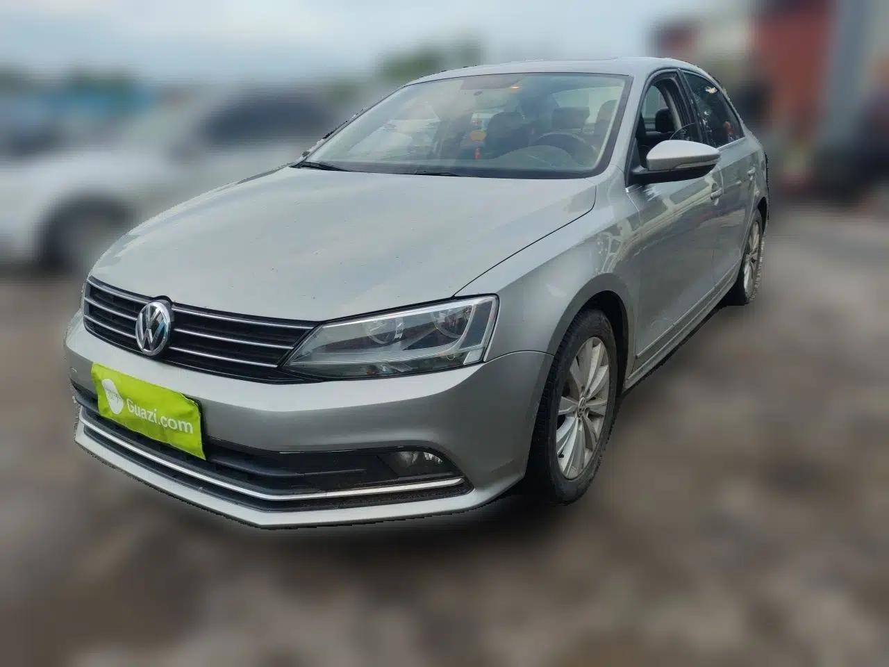 Volkswagen Sagitar 2015 1.6L Manual Comfort Model — миниатюра 1