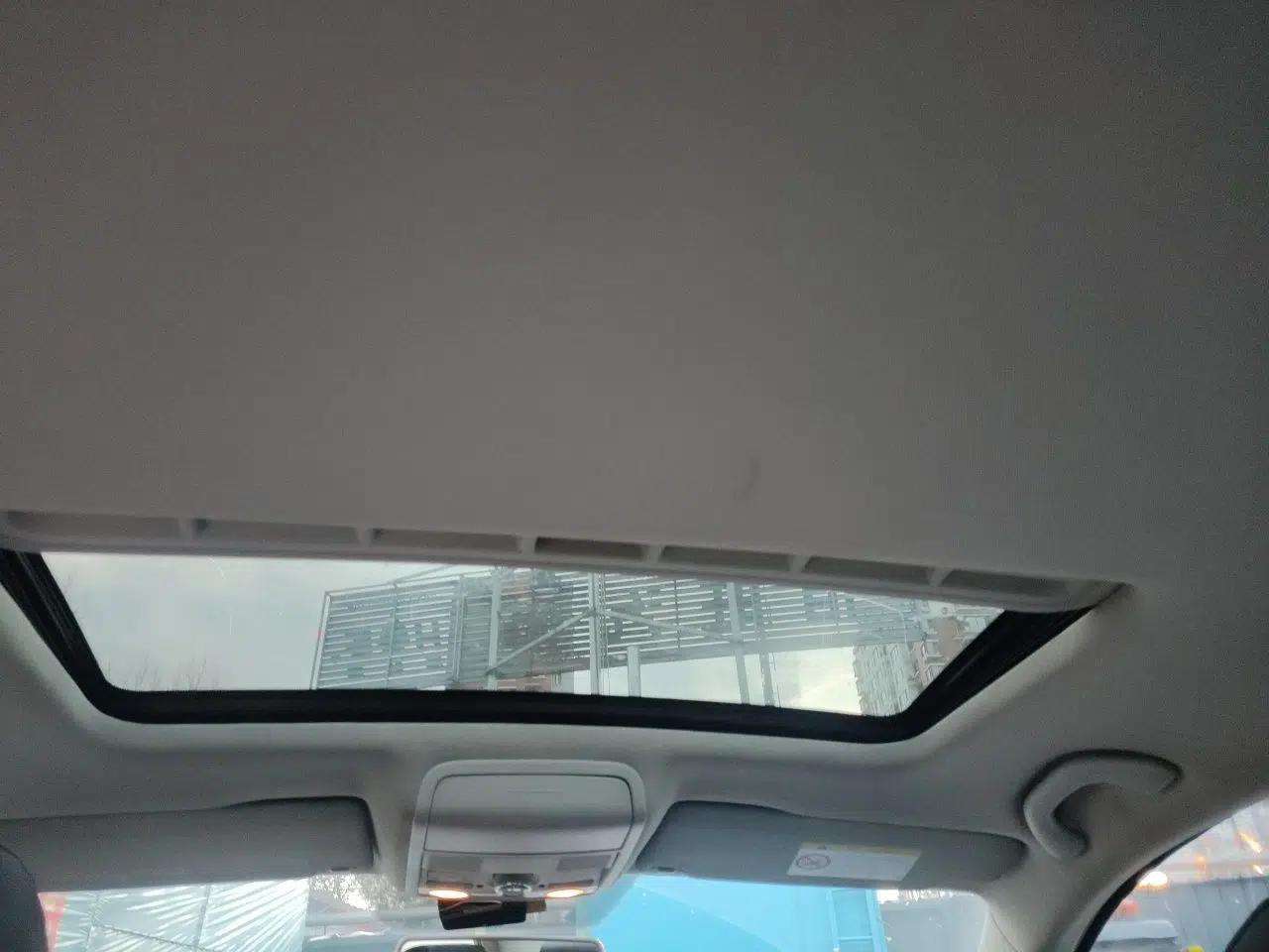 Volkswagen Sagitar 2015 1.6L Manual Comfort Model — миниатюра 18
