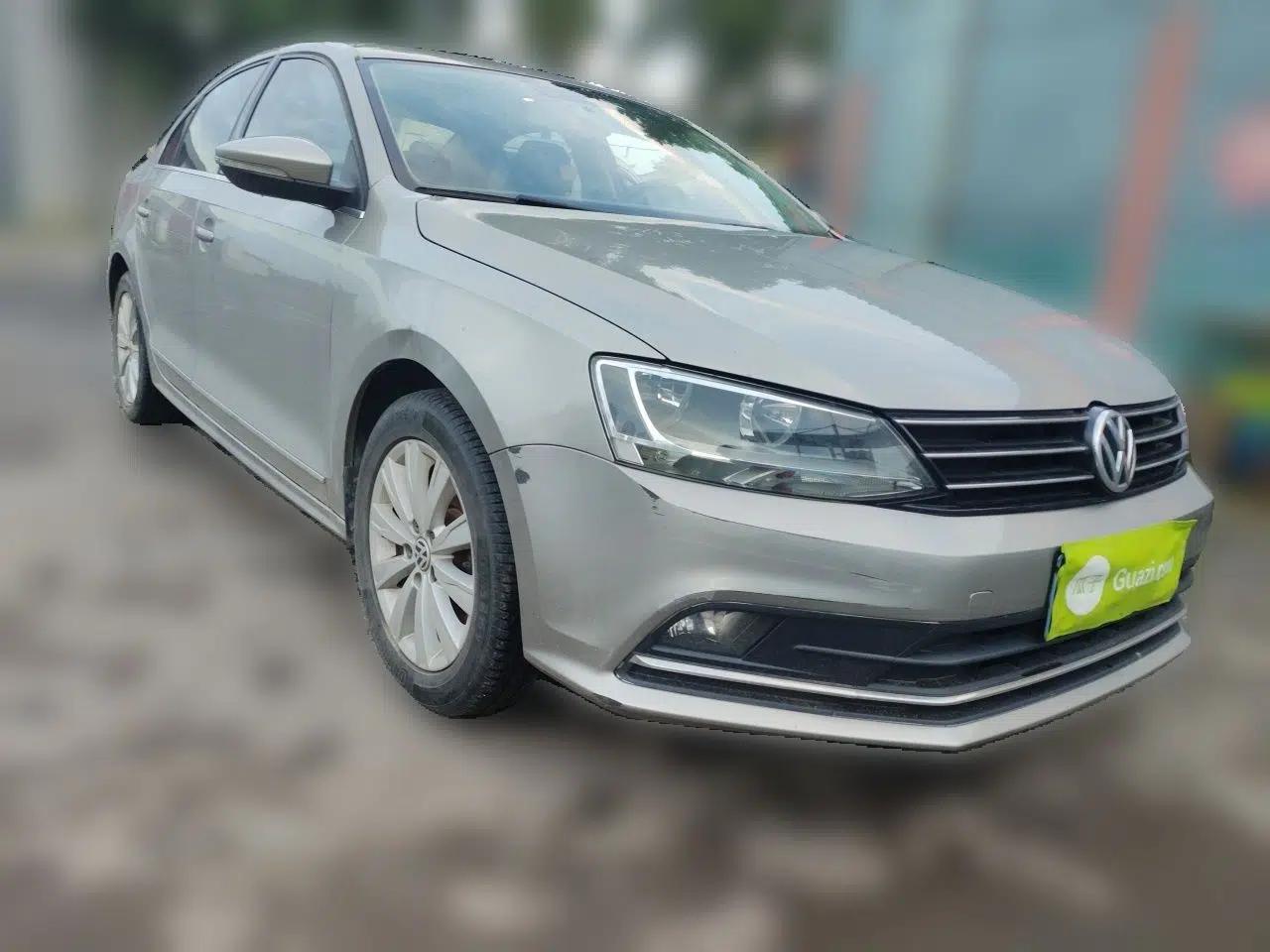 Volkswagen Sagitar 2015 1.6L Manual Comfort Model — миниатюра 3
