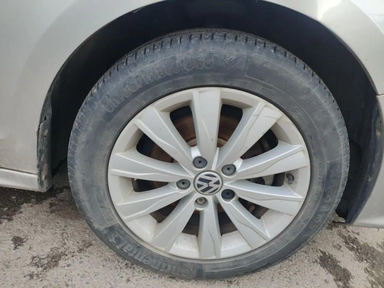 Volkswagen Sagitar 2015 1.6L Manual Comfort Model — миниатюра 8