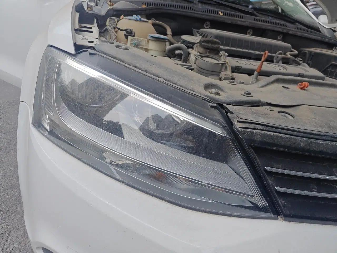Volkswagen Sagitar 2012 1.6L Automatic Comfort Edition — миниатюра 7