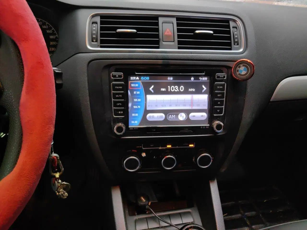 Volkswagen Sagitar 2012 1.6L Manual Comfort Model — миниатюра 13