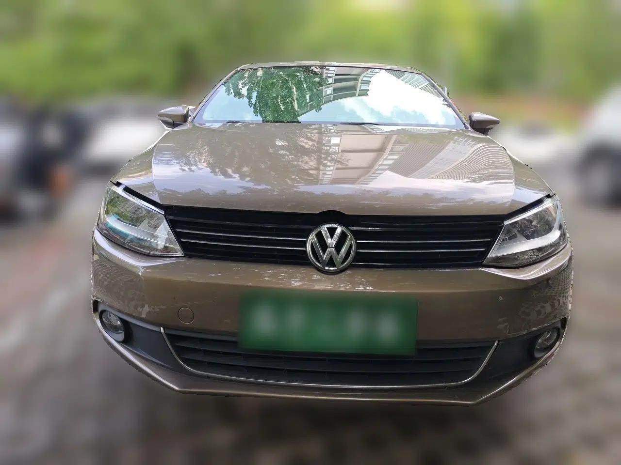 Volkswagen Sagitar 2014 1.6L Manual Comfort Model — миниатюра 2