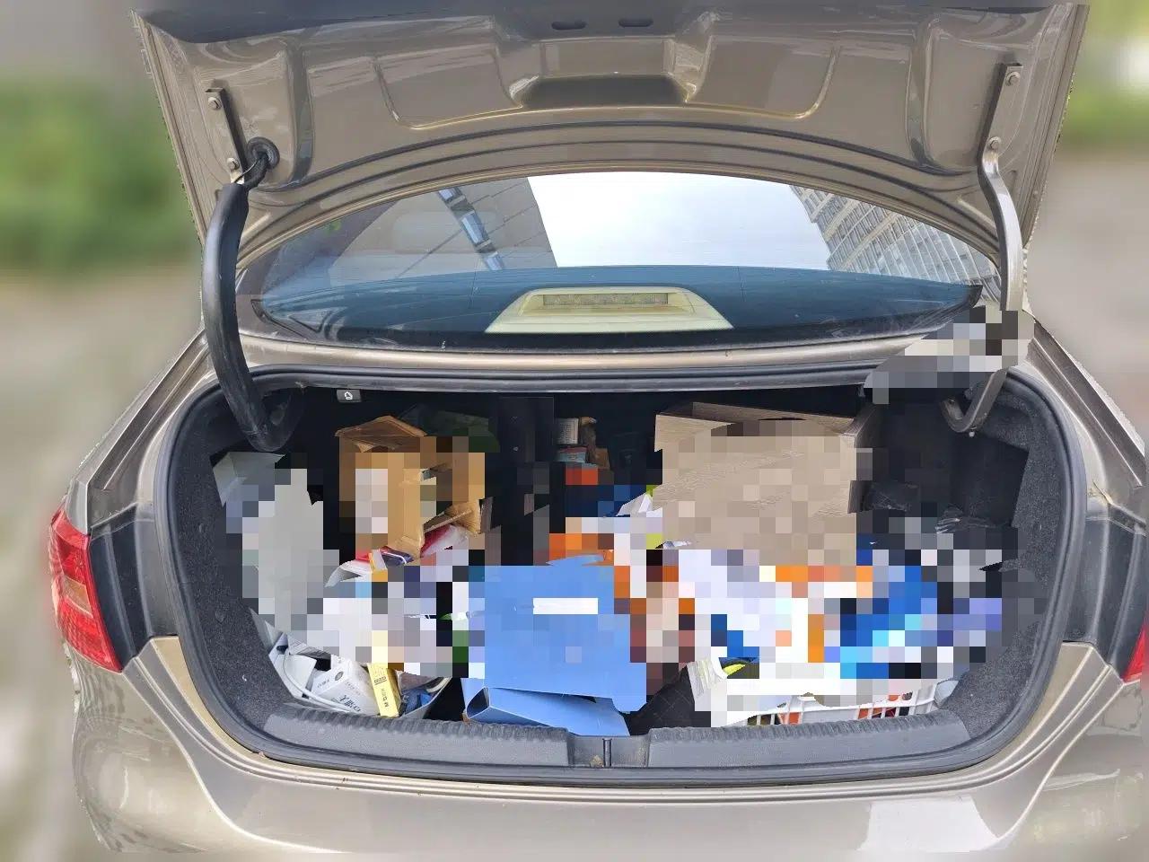 Volkswagen Sagitar 2014 1.6L Manual Comfort Model — миниатюра 19