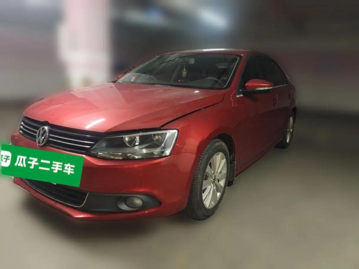 Volkswagen Sagitar 2014 1.6L Automatic Comfort Model — миниатюра 1