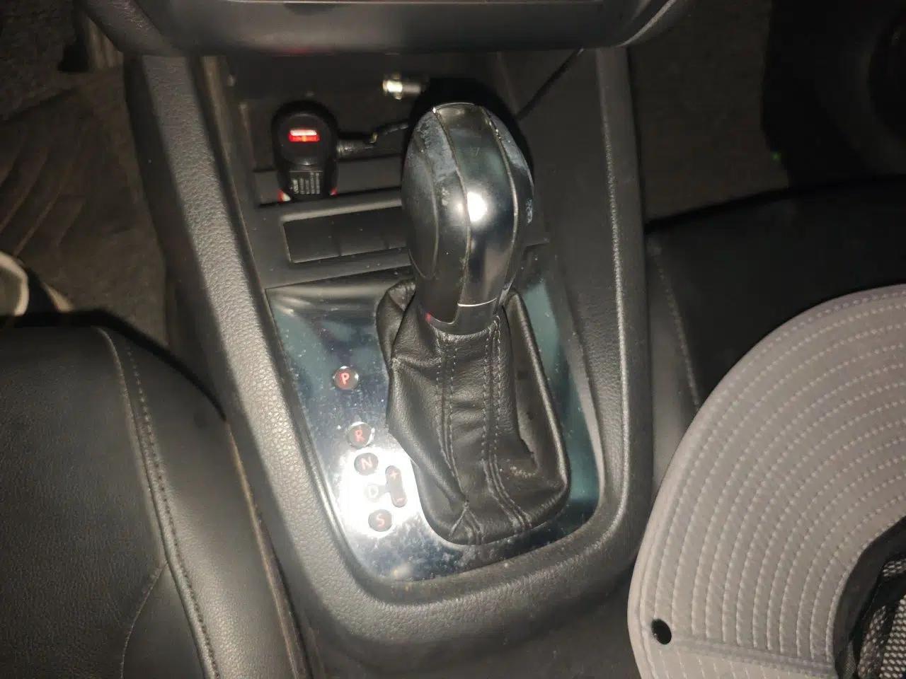 Volkswagen Sagitar 2014 1.6L Automatic Comfort Model — миниатюра 14