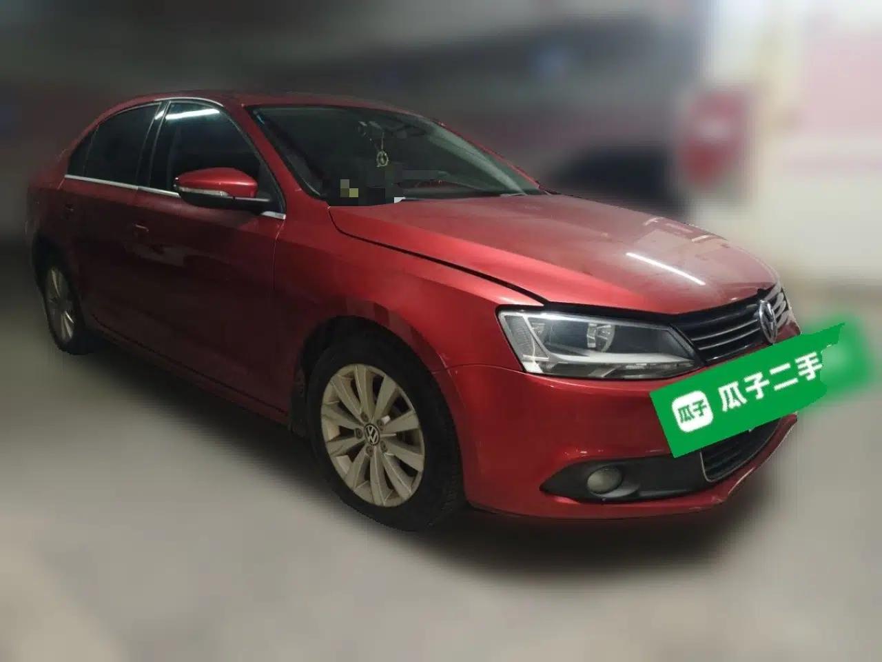 Volkswagen Sagitar 2014 1.6L Automatic Comfort Model — миниатюра 3