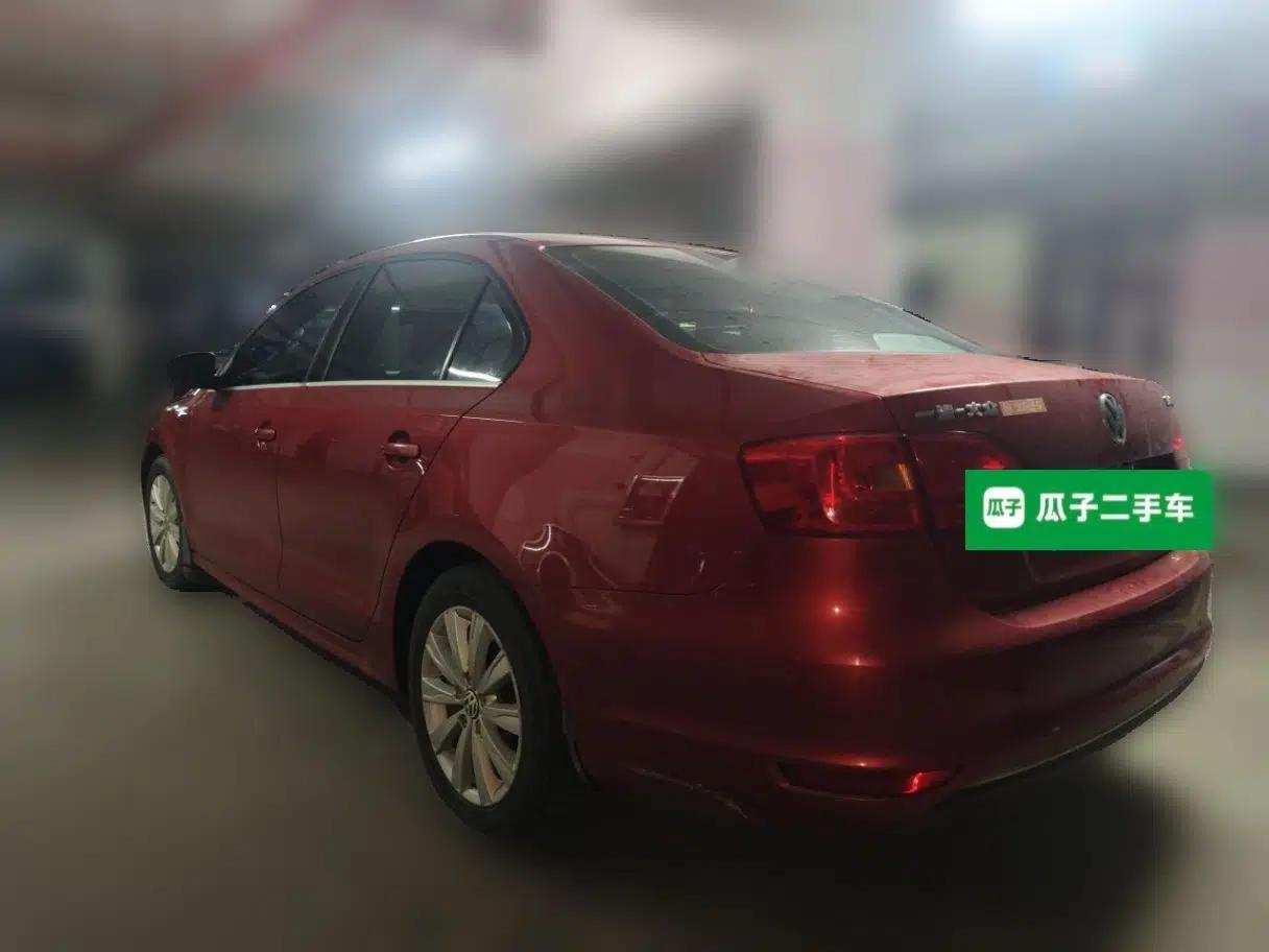 Volkswagen Sagitar 2014 1.6L Automatic Comfort Model — миниатюра 4