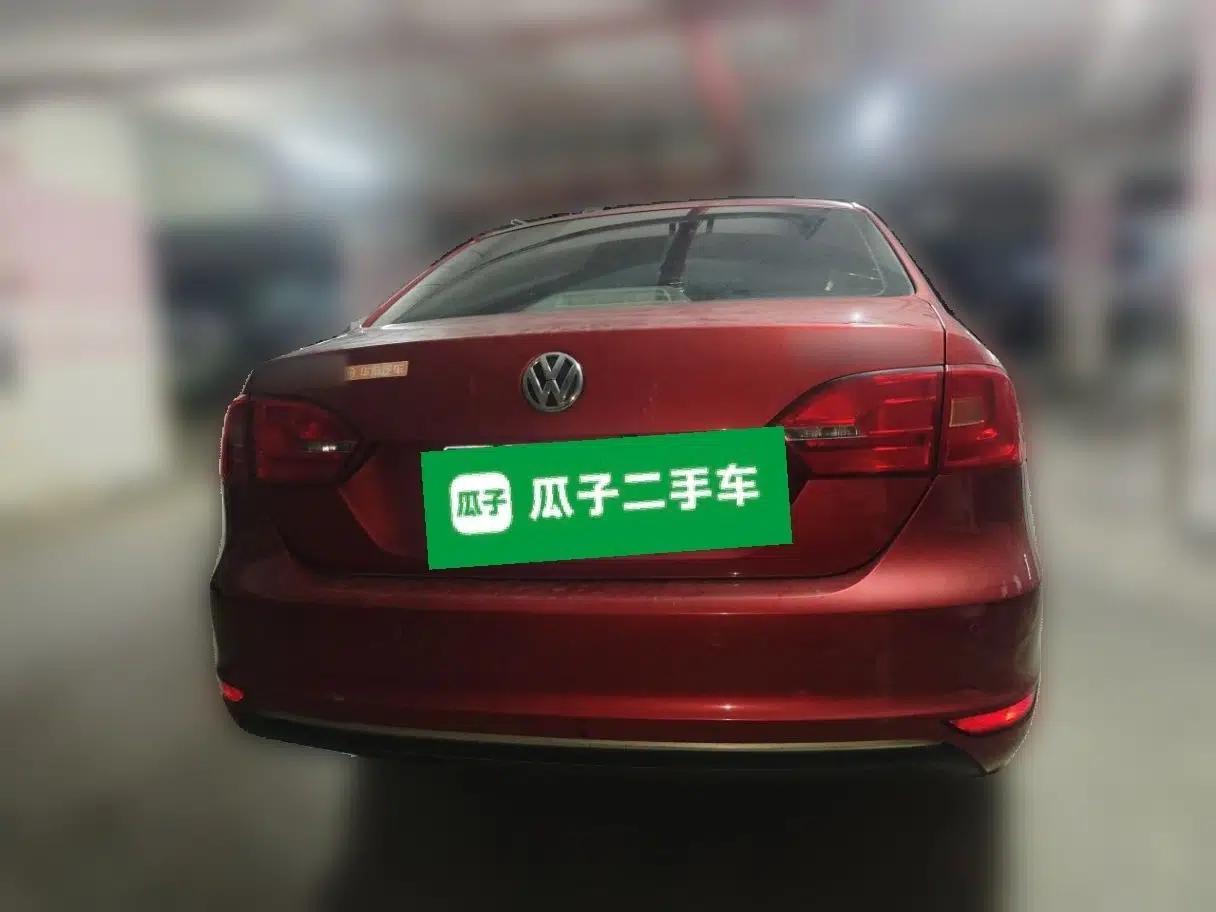 Volkswagen Sagitar 2014 1.6L Automatic Comfort Model — миниатюра 5
