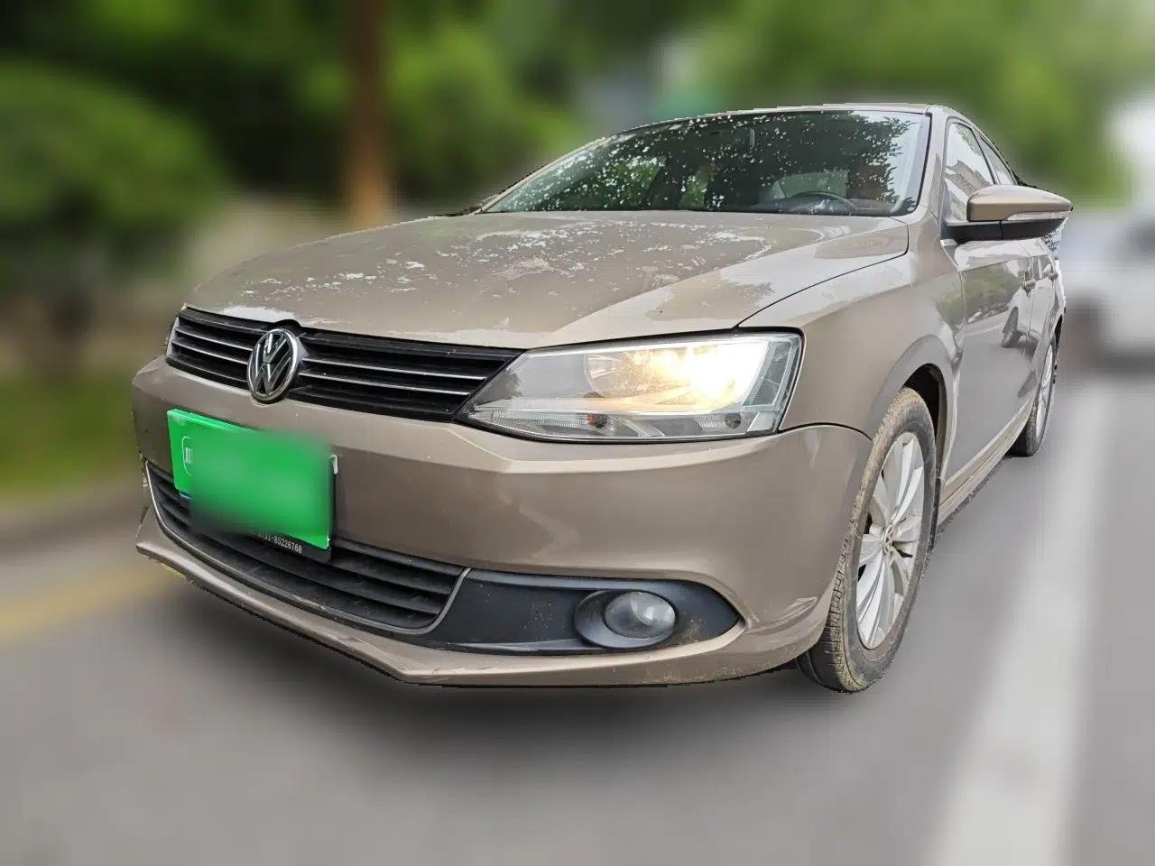 Volkswagen Sagitar 2014 Revised Version 1.6L Automatic Comfort Edition — миниатюра 1