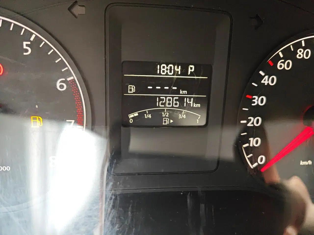 Volkswagen Sagitar 2014 Revised Version 1.6L Automatic Comfort Edition — миниатюра 12