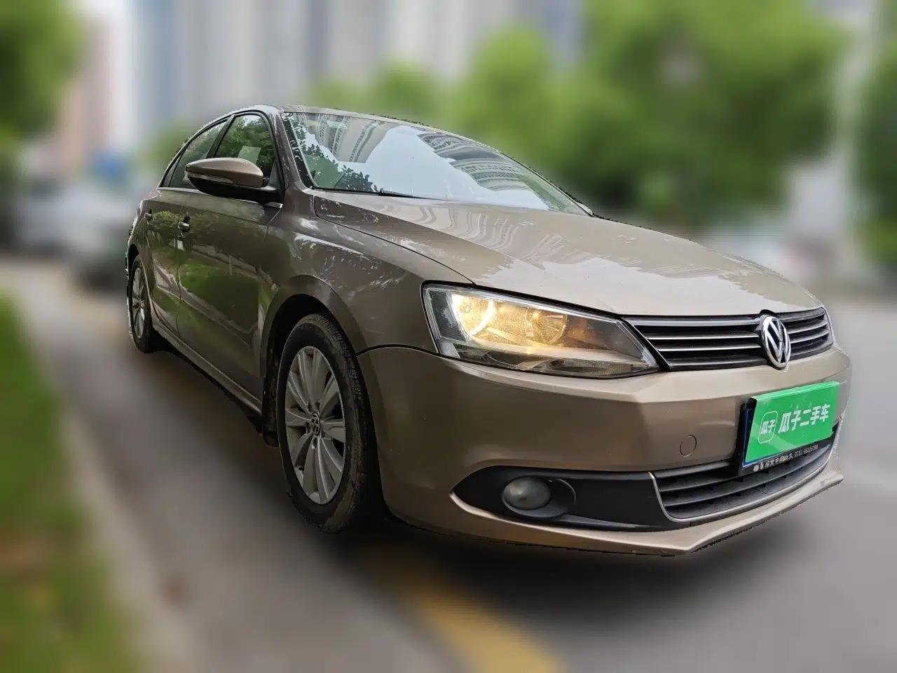 Volkswagen Sagitar 2014 Revised Version 1.6L Automatic Comfort Edition — миниатюра 3