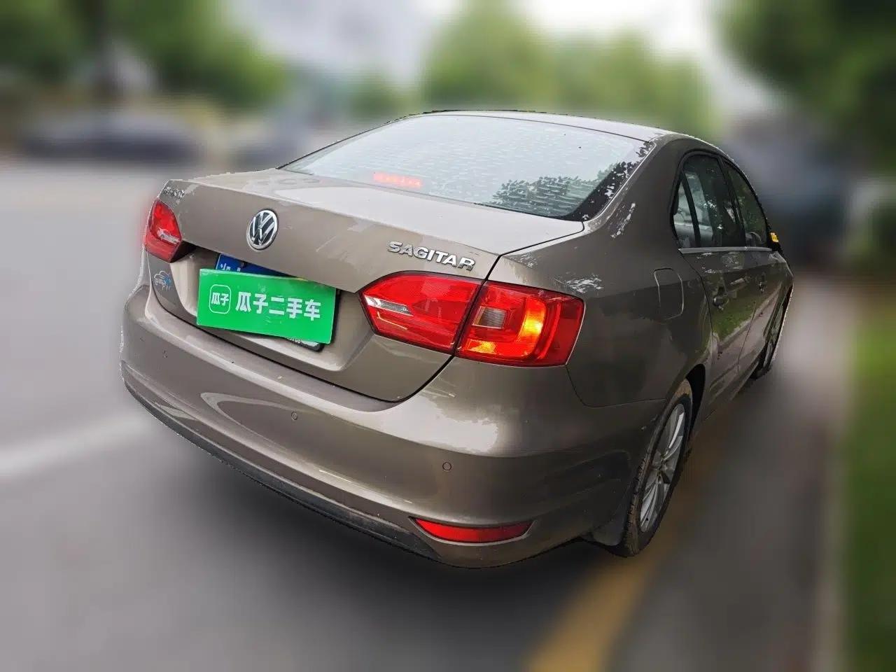 Volkswagen Sagitar 2014 Revised Version 1.6L Automatic Comfort Edition — миниатюра 6