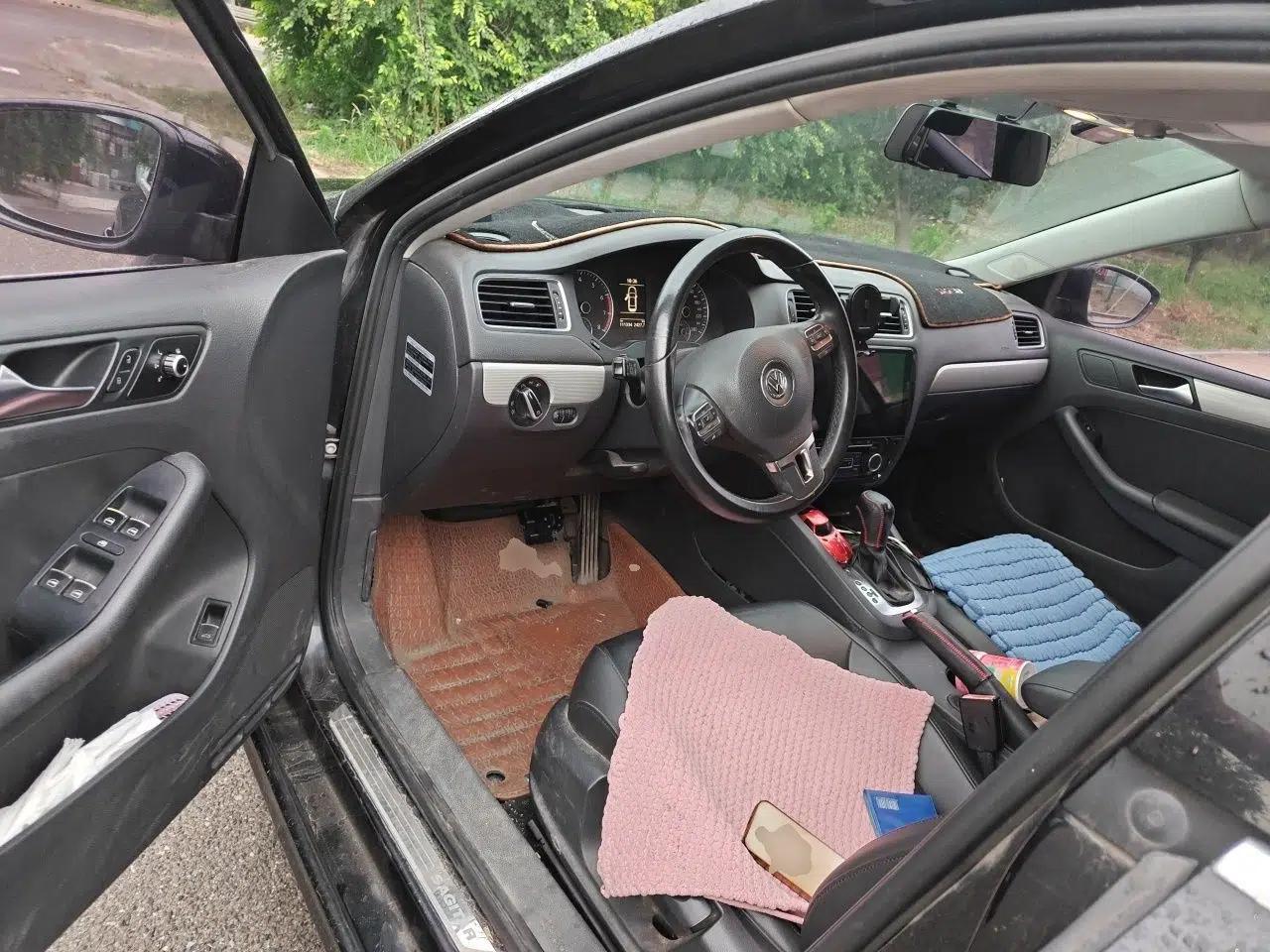 Volkswagen Sagitar 2012 1.4TSI Automatic Luxury Edition — миниатюра 16