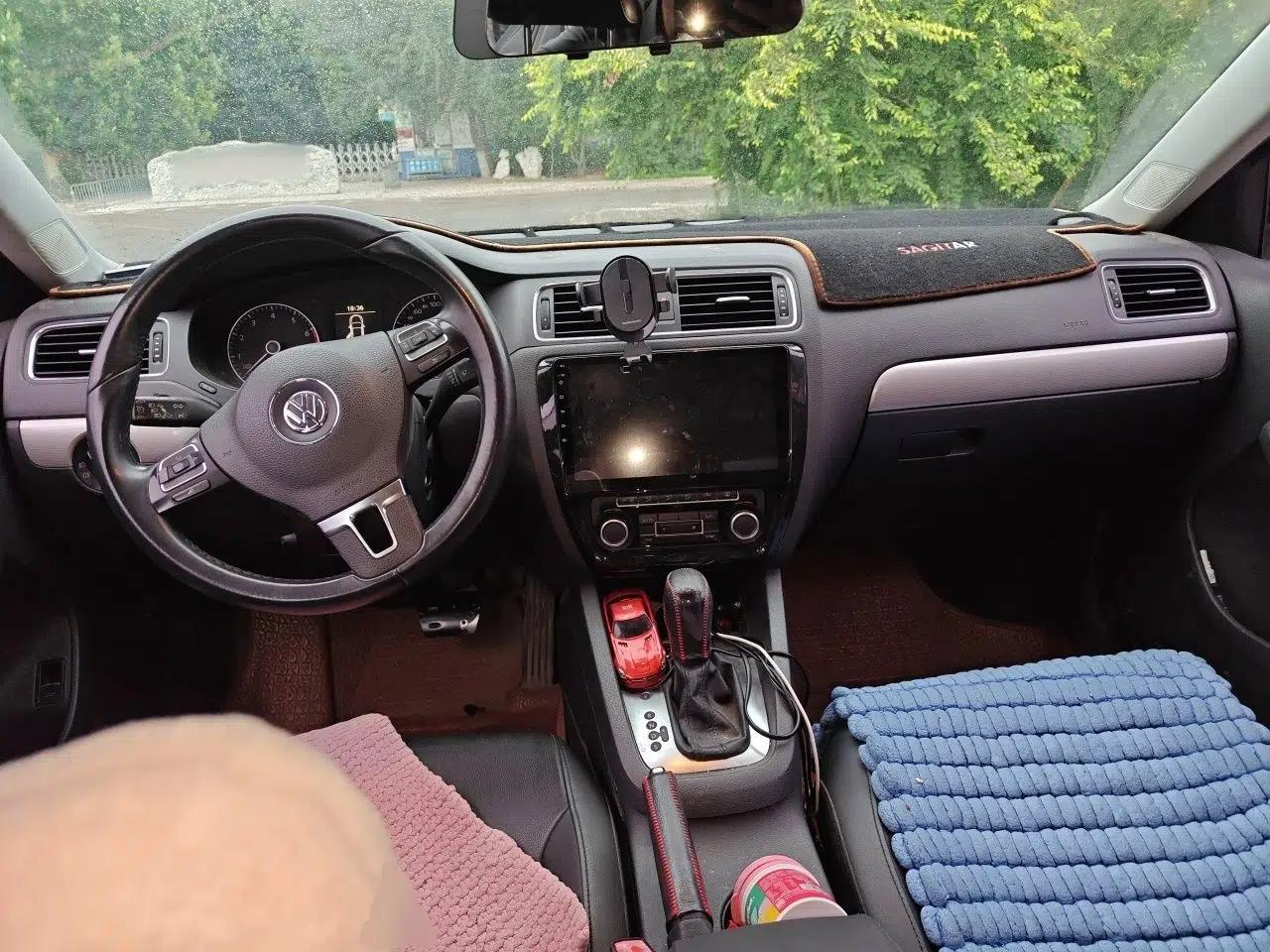 Volkswagen Sagitar 2012 1.4TSI Automatic Luxury Edition — миниатюра 9
