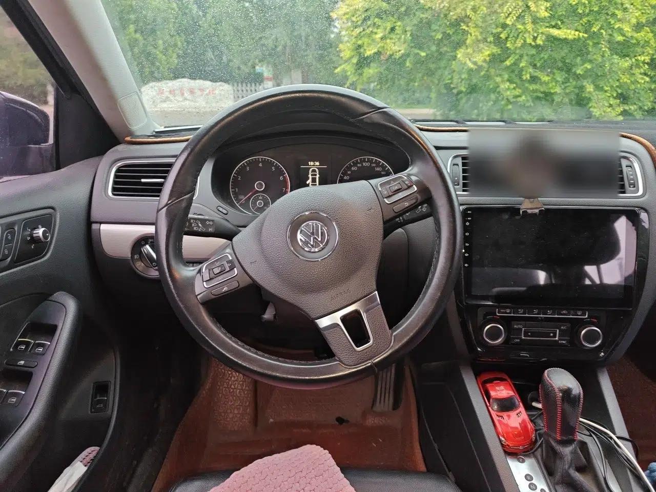 Volkswagen Sagitar 2012 1.4TSI Automatic Luxury Edition — миниатюра 10