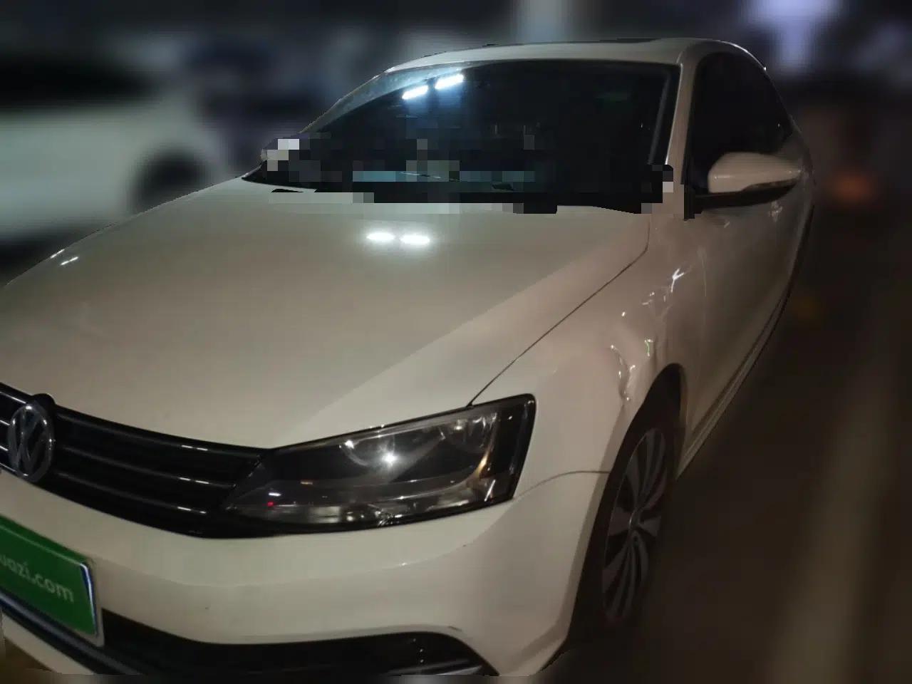 Volkswagen Sagitar 2017 1.6L Automatic Comfort Model — миниатюра 1