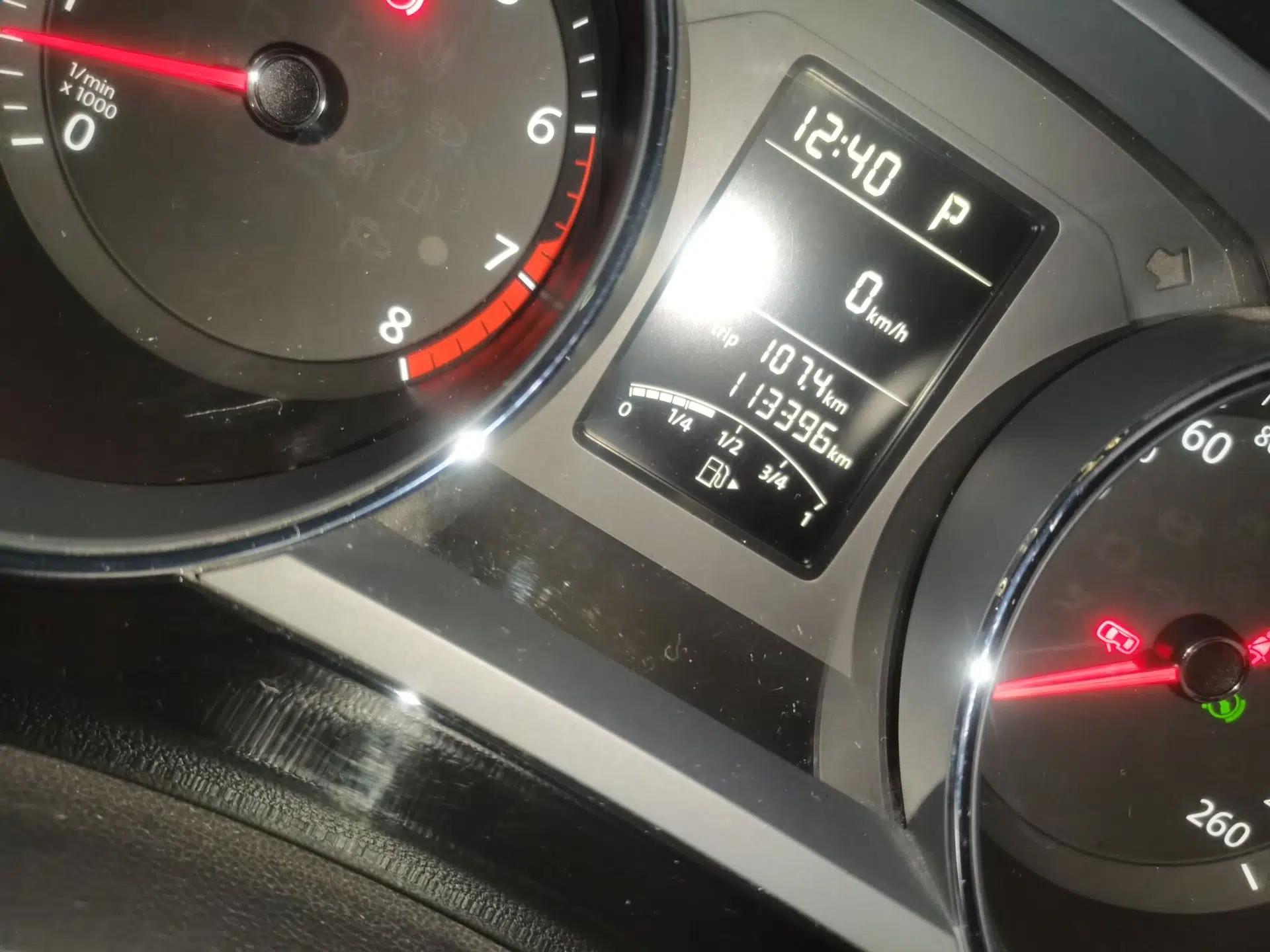 Volkswagen Sagitar 2017 1.6L Automatic Comfort Model — миниатюра 12