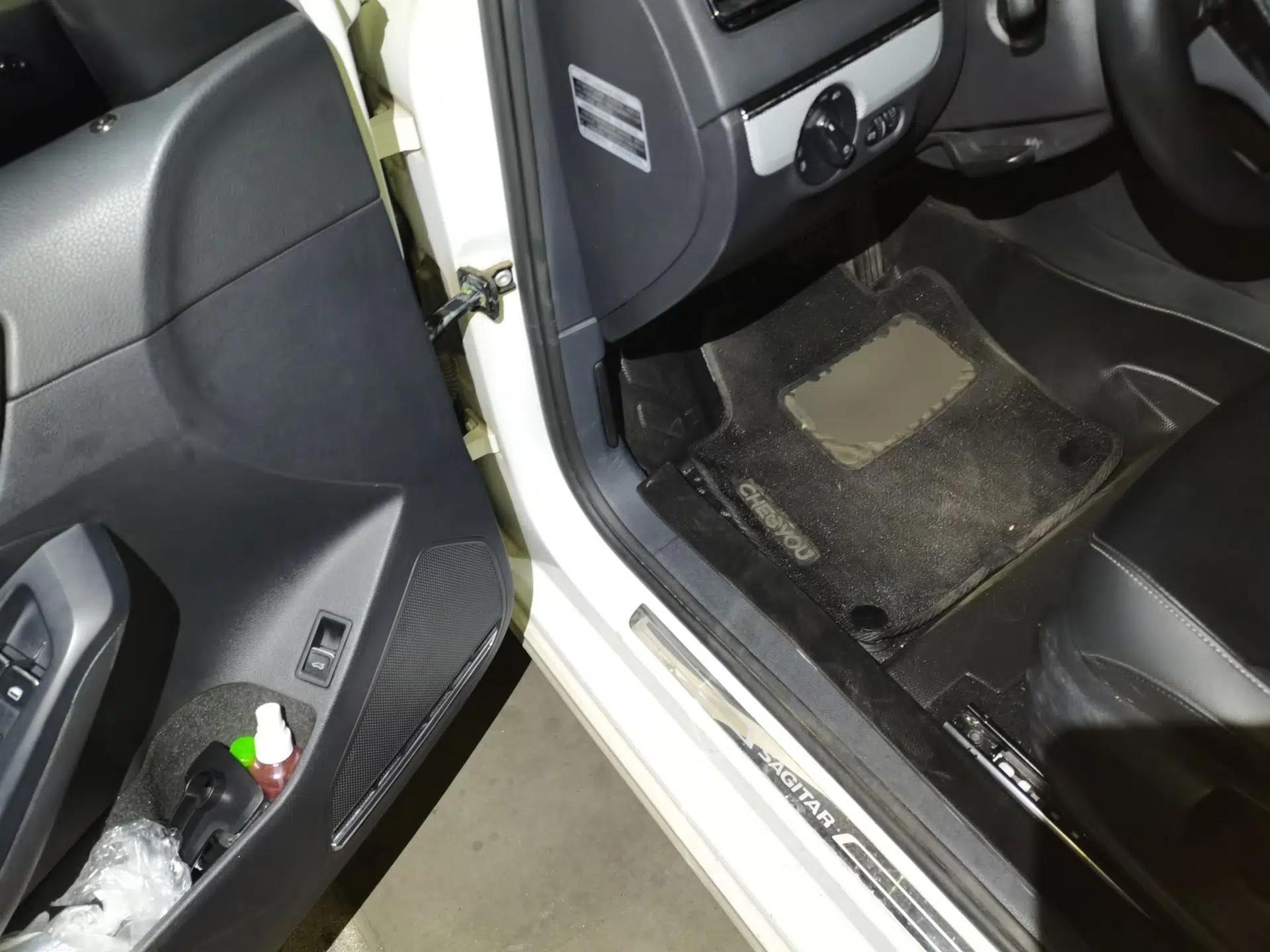 Volkswagen Sagitar 2017 1.6L Automatic Comfort Model — миниатюра 16