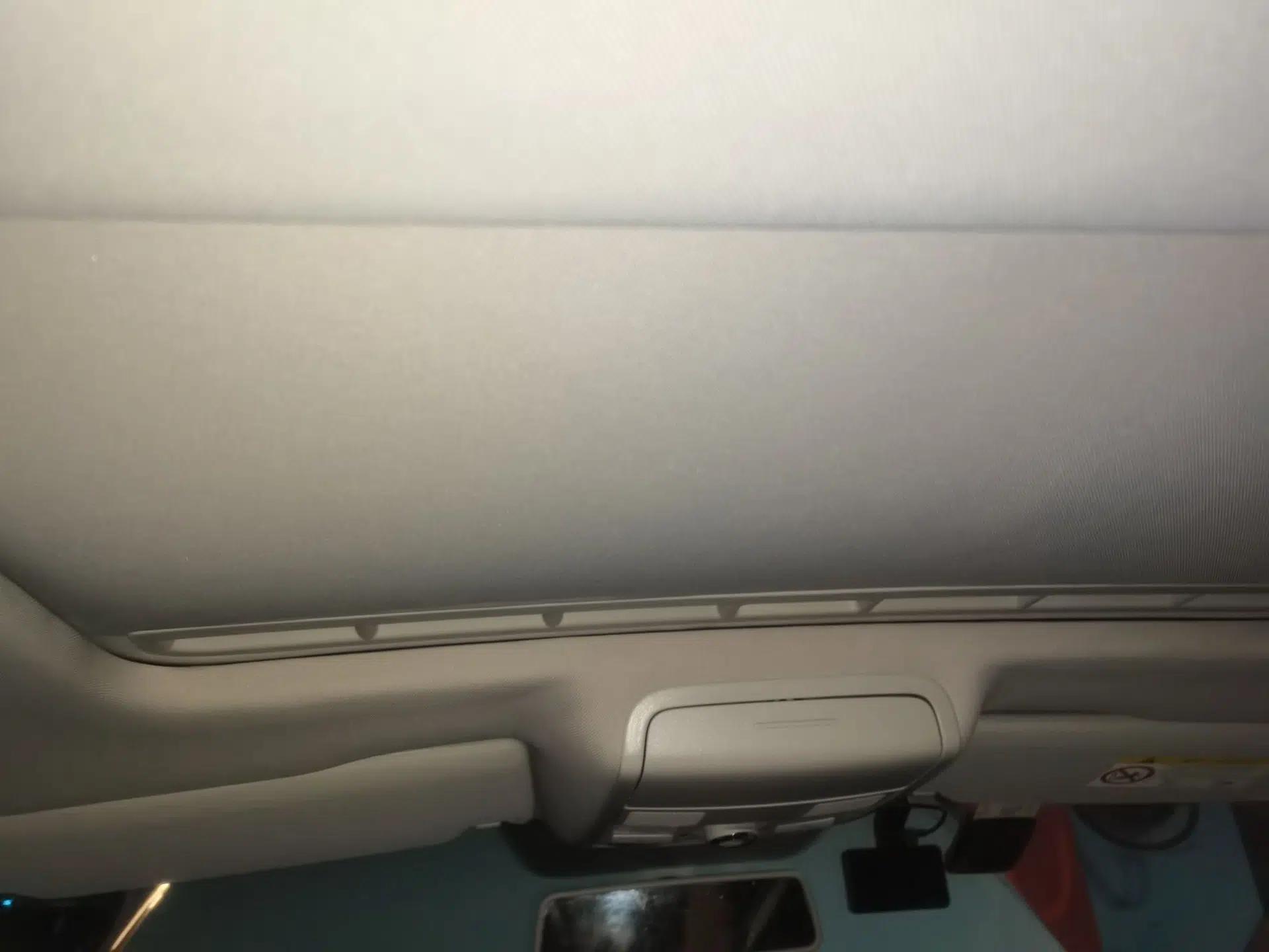 Volkswagen Sagitar 2017 1.6L Automatic Comfort Model — миниатюра 18