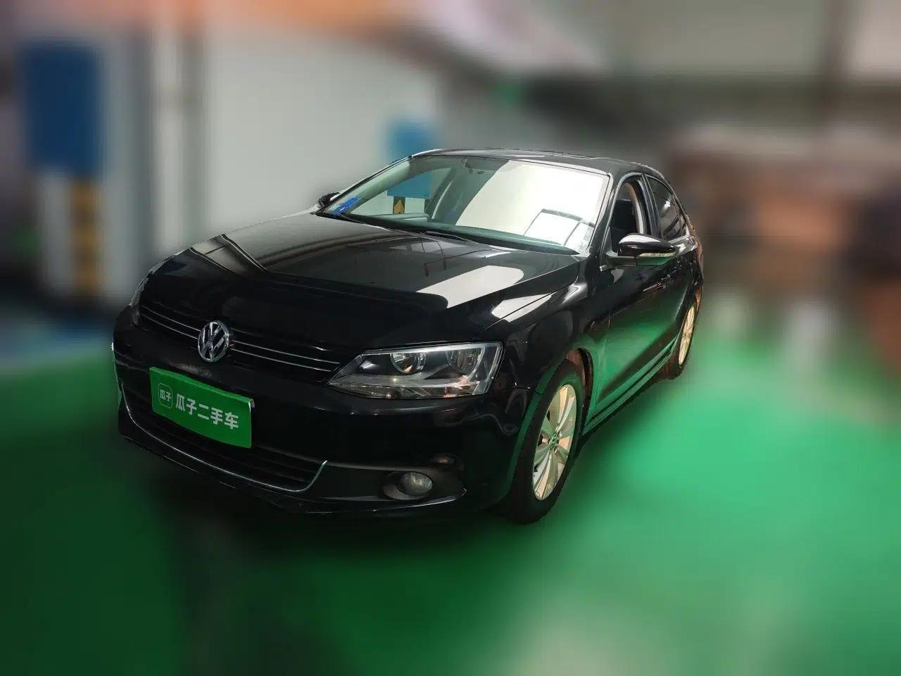 Volkswagen Sagitar 2014 Revised Version 1.6L Manual Leading Edition — миниатюра 1