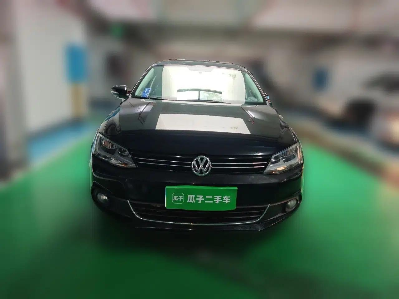 Volkswagen Sagitar 2014 Revised Version 1.6L Manual Leading Edition — миниатюра 2