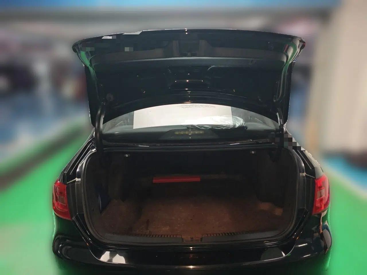 Volkswagen Sagitar 2014 Revised Version 1.6L Manual Leading Edition — миниатюра 19