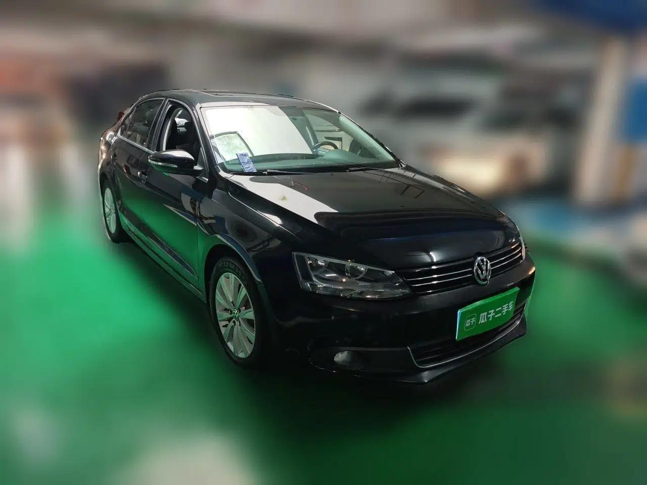 Volkswagen Sagitar 2014 Revised Version 1.6L Manual Leading Edition — миниатюра 3