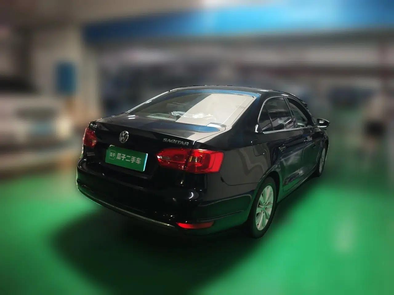 Volkswagen Sagitar 2014 Revised Version 1.6L Manual Leading Edition — миниатюра 6
