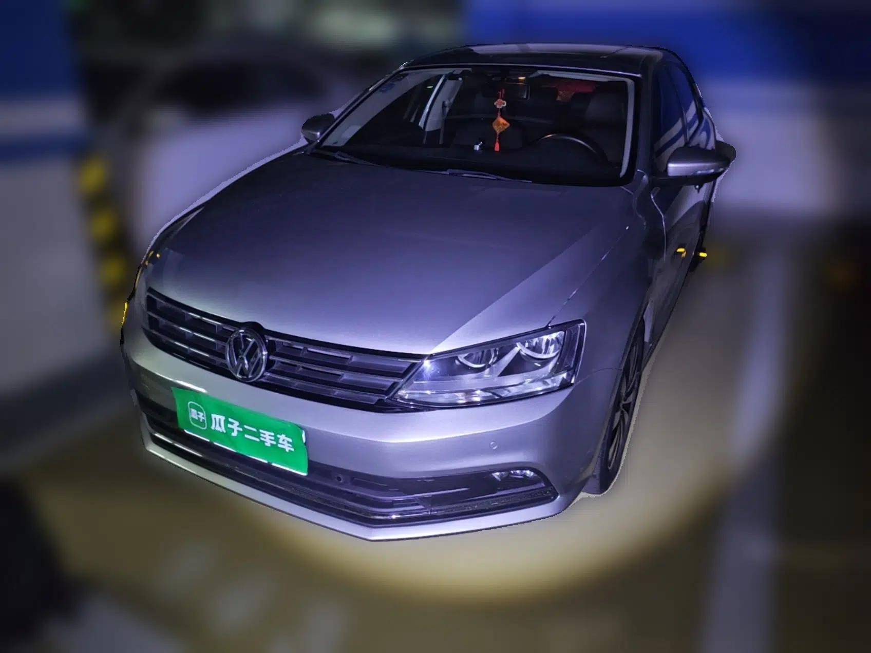 Volkswagen Sagitar 2015 230TSI Manual Luxury Edition — миниатюра 1